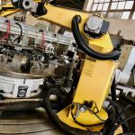 Robot industriale in azione